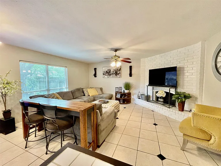 4411 Kacee Dr — Photo 1
