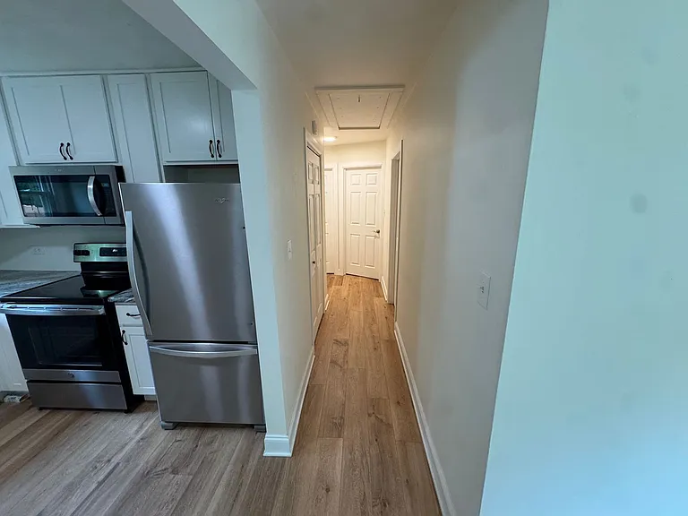 2201 Chester St — Photo 8