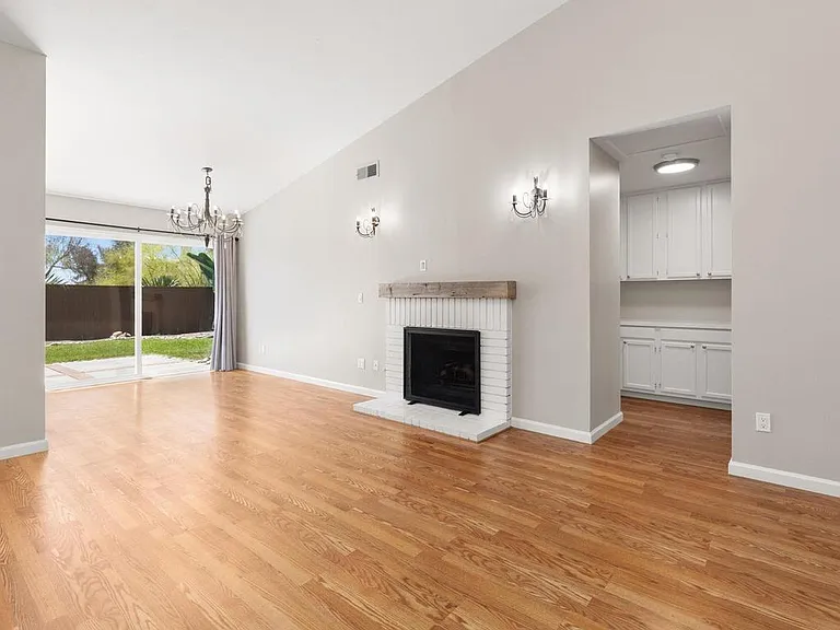 2975 Lexington Cir — Photo 5