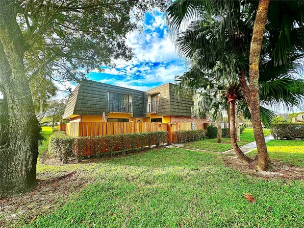 2225 22nd Way, West Palm Beach, FL 33407