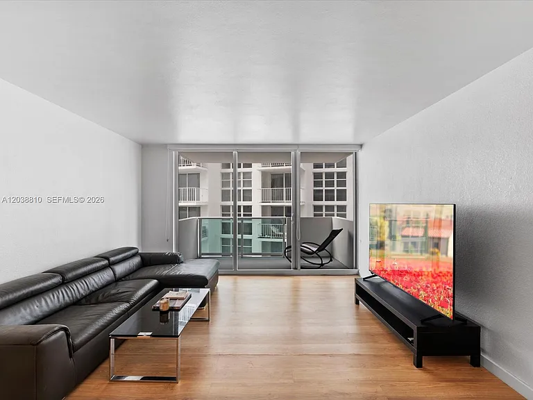 1200 West Ave #823 — Photo 2