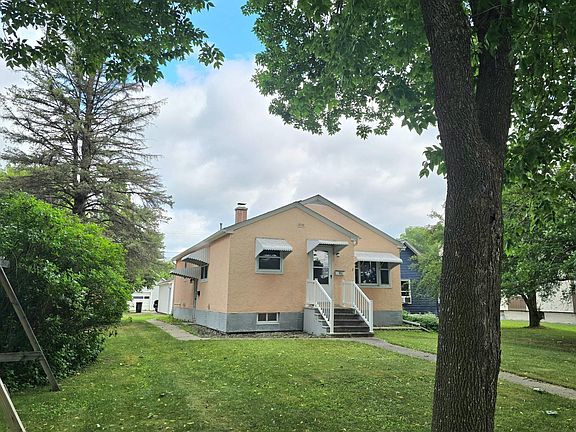 2nd image of 416 10th St