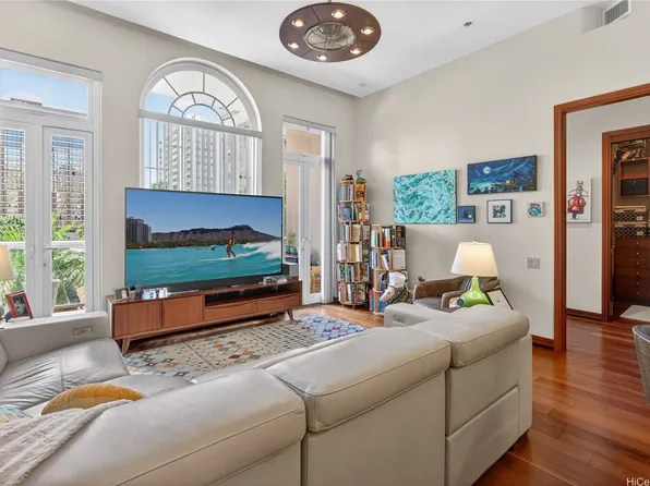 427 Launiu St APT 501, Honolulu, HI 96815