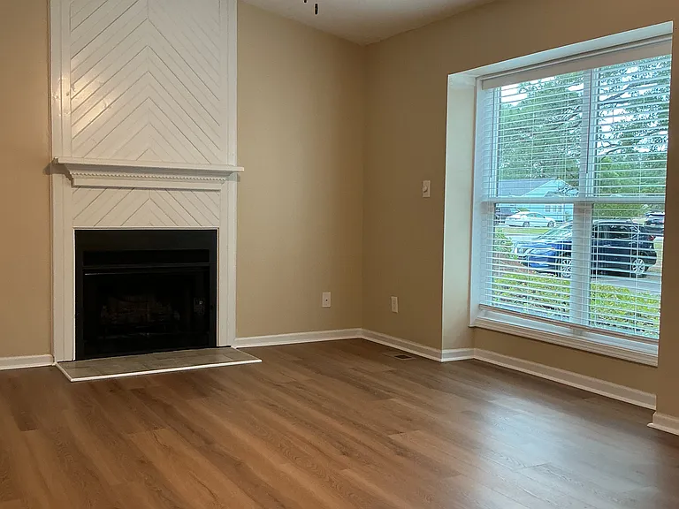 583 Countrytown Dr — Photo 4