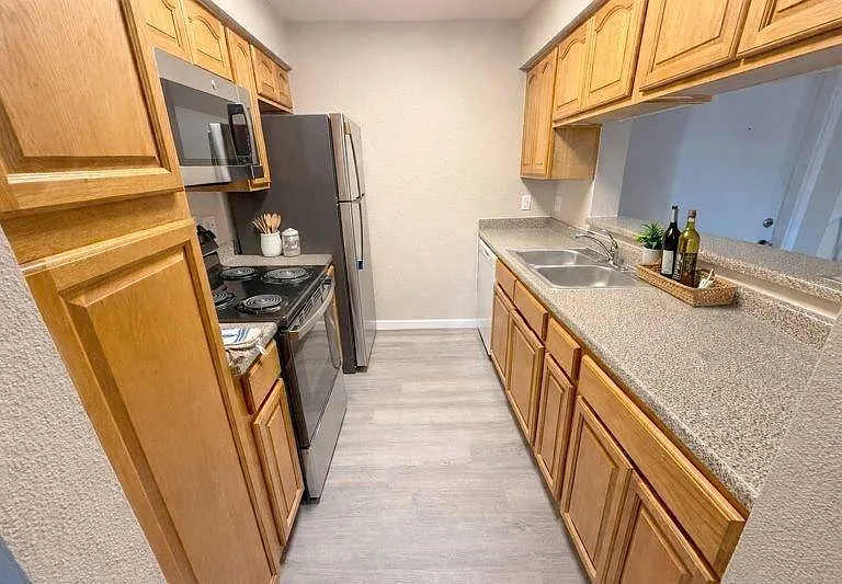 3085 Walnut Bend Ln #16 — Photo 4