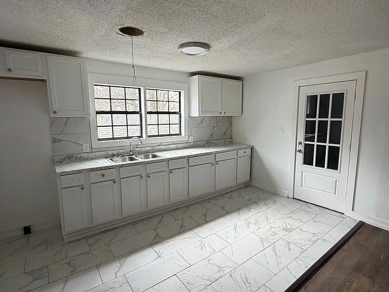 3081 Sunrise St — Photo 5