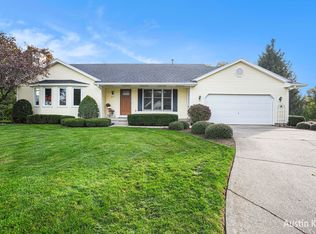 831 E Crownpointe Ct SW, Byron Center, MI 49315