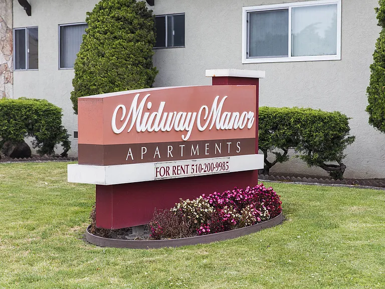 Midway Manor Apts. — Photo 13