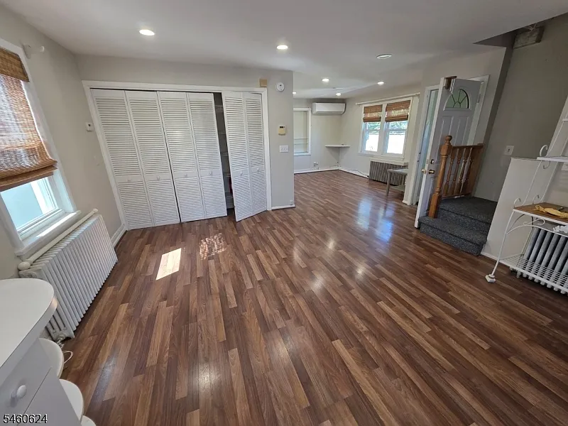84 Ackerman Ave