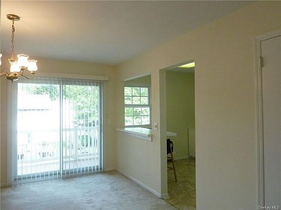 4th image of 23 Somerset Dr APT 13D