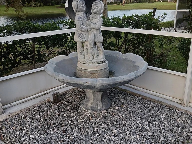 5 Villa Lago Ln — Photo 40