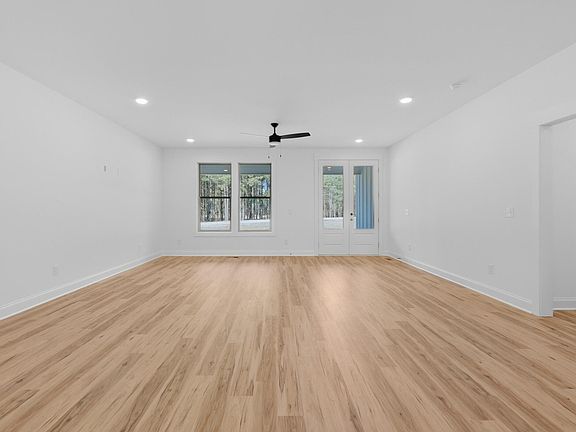 4th image of 405 Boone Pass