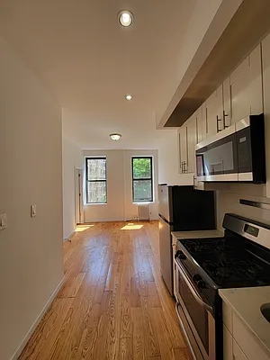 Rented by Avenues Real Estate | media 8