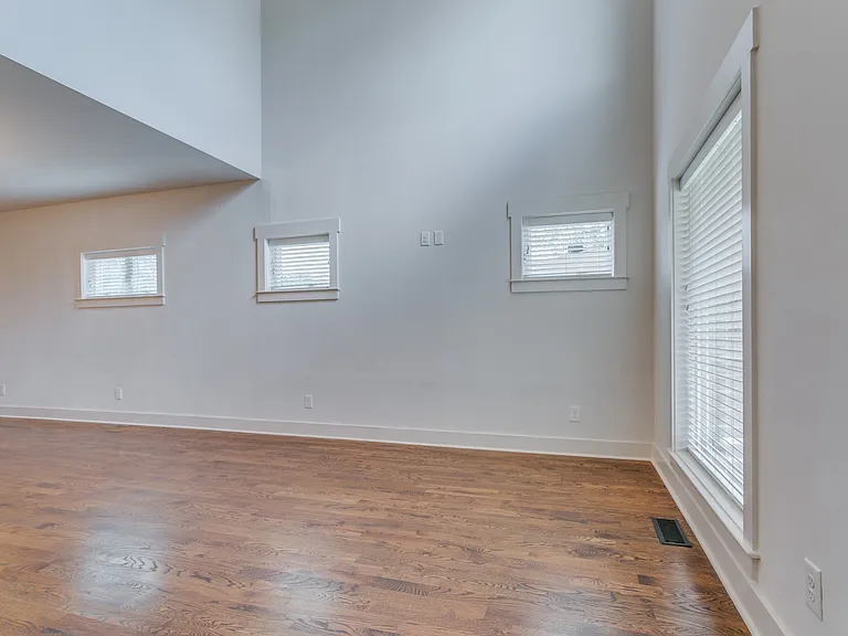 3221B Lincoln Ave — Photo 16