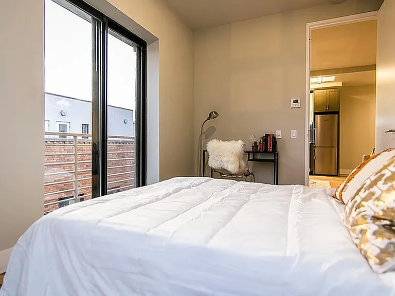 185 Leonard St #3C — Photo 7