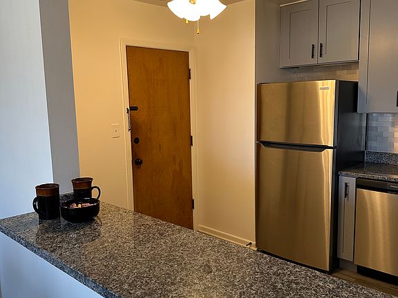 2nd image of 7015 W Gunnison St APT 2B
