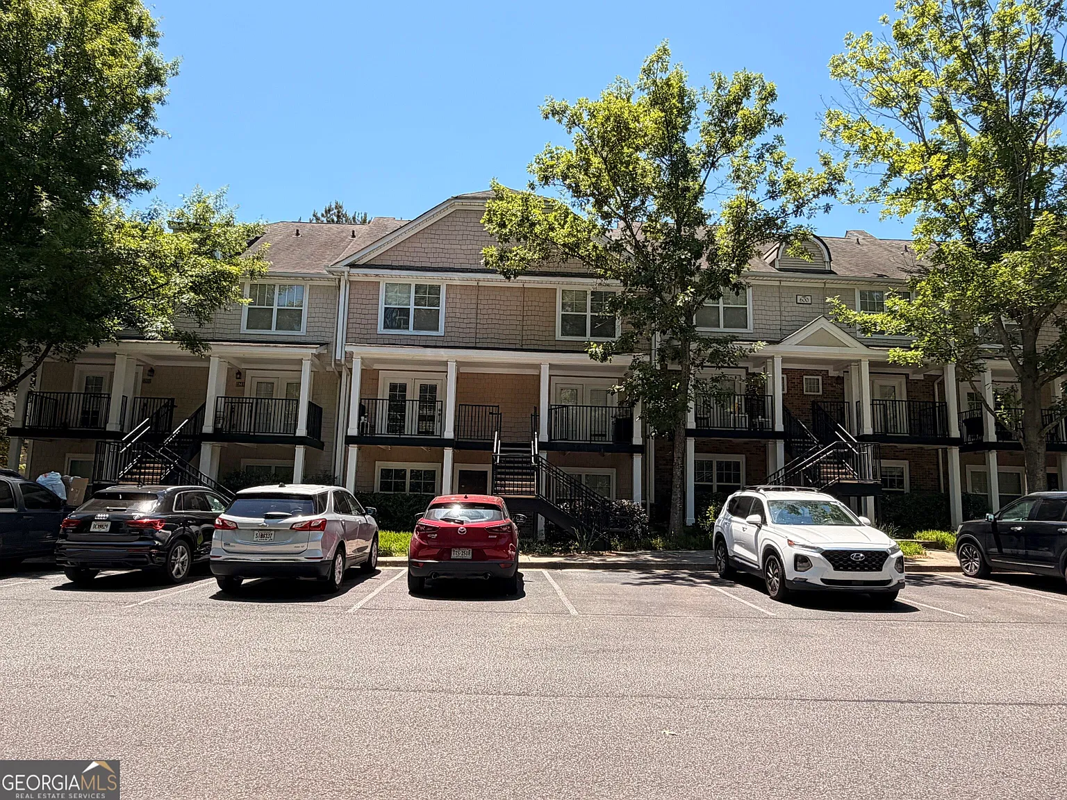 2 bed, 2.5 bath, 1168 sqft, $1,600 — Photo 1
