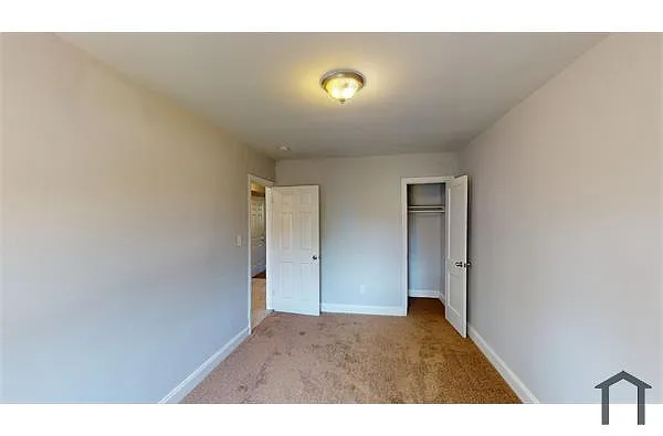 Building Photo - 5431 C St SE #3