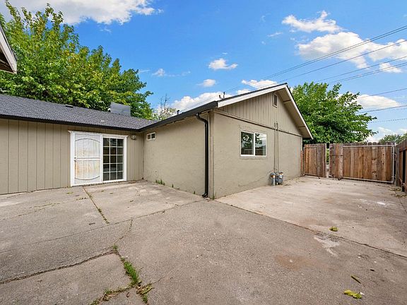 2nd image of 428 Q St