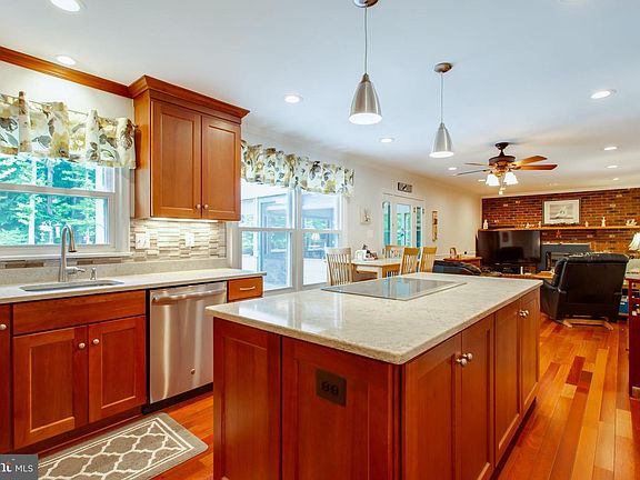 3rd image of 2916 Eutaw Forest Dr