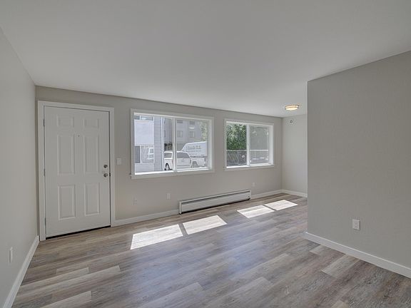 2nd image of 13737 32nd Ave NE APT 2