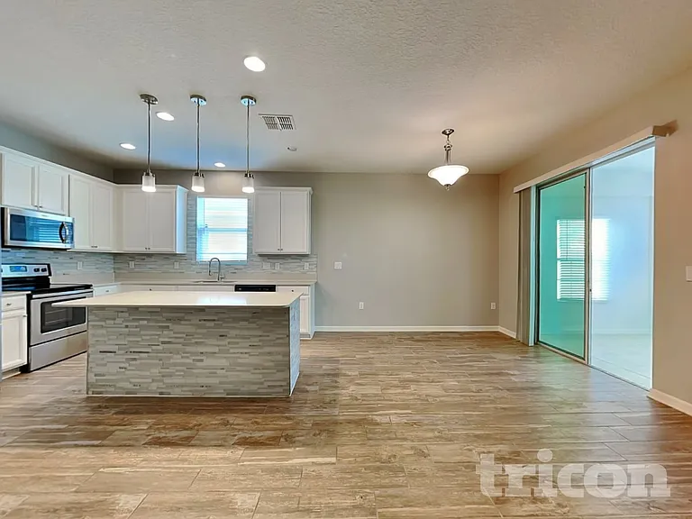 2361 Sanderling St — Photo 4