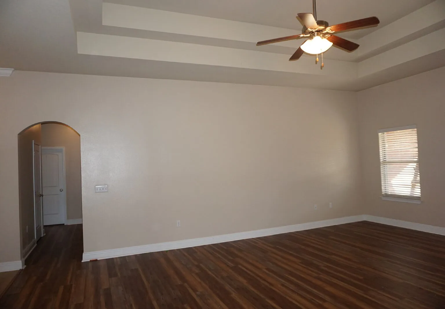 4 bed, 2.5 bath, 2305 sqft, $2,100 — Photo 2