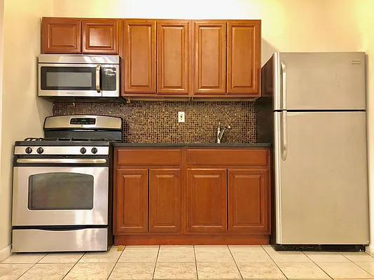 Rented by Premier Metro Realty Corp | media 11