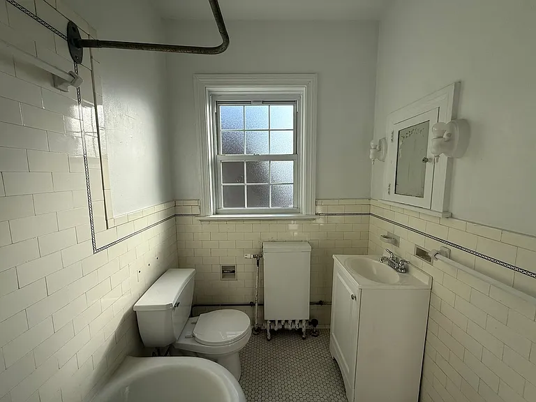 Bayard Manor Apartments — Photo 33
