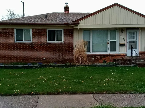 26130 Fernwood St, Roseville, MI 48066