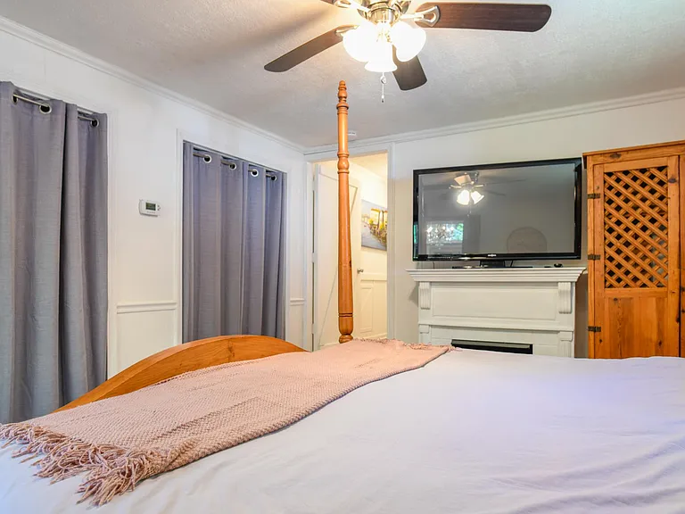 2143 Pisgah Hwy — Photo 17