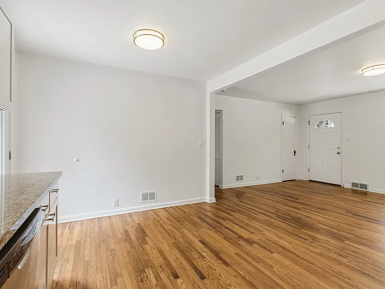 623 Colorado St — Photo 10