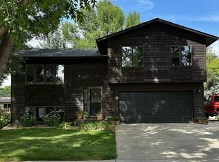 2209 15th Ave SE, Aberdeen, SD 57401