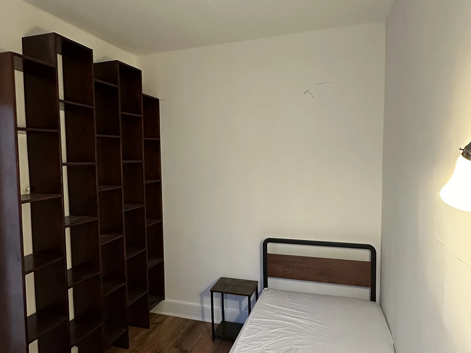 4 bed, 1200 sqft, $650 — Photo 2