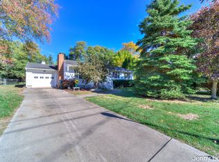 5073 Hillview Dr, Muskegon, MI 49441