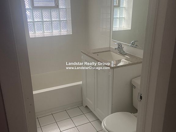 2nd image of 4756 N Maplewood Ave APT 111