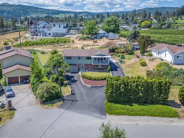 2489 Chieftain Rd, West Kelowna, BC V4T 1N3