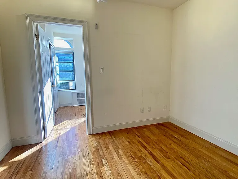 405 E 69th St #5D — Photo 4