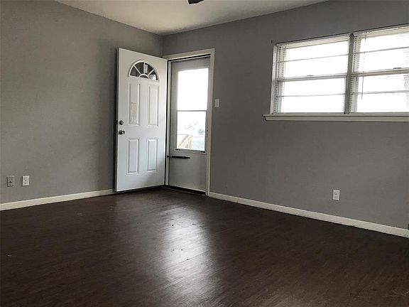 2nd image of 2110 Dove Ln