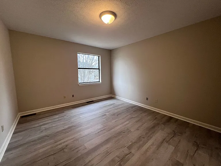 424 Jennings Dr — Photo 6