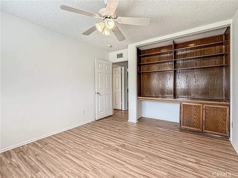9201 Paso Robles Ave — Photo 32