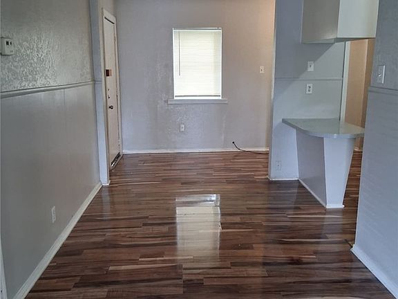 3rd image of 2333 Riggan St