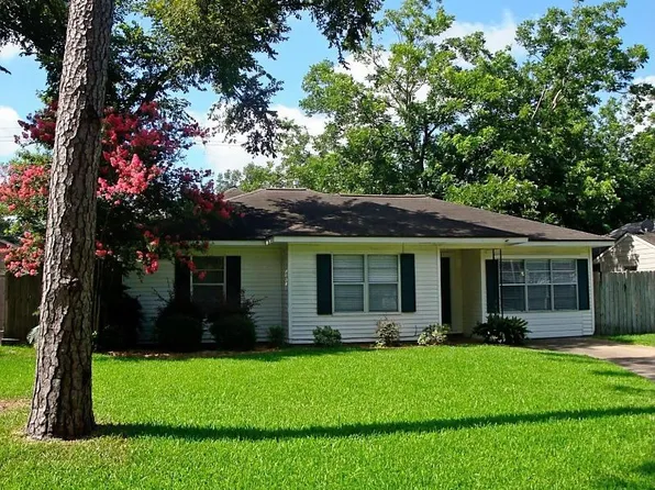 1721 Woodcrest Dr, Houston, TX 77018