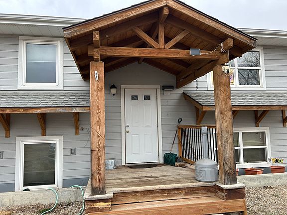 2nd image of 253 Main St W #3