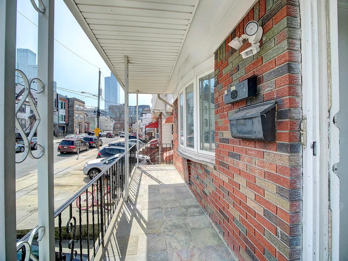 Building Photo - 25 Skillman Ave #1