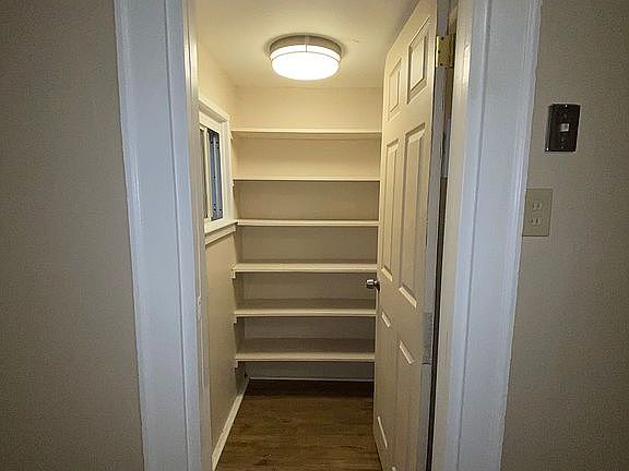 Walk-in Pantry