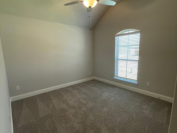 4th image of 535 Bradley Dr