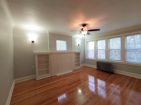 3rd image of 4149 N Mozart St #2
