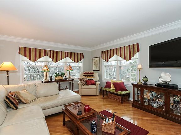 4th image of 5450 Windridge Ct