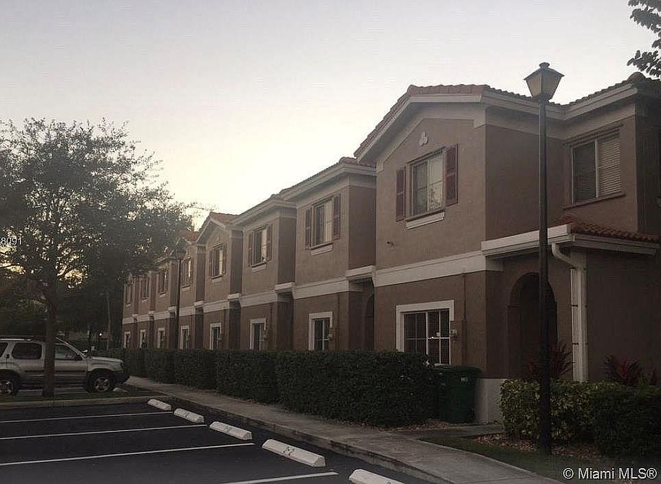 1st image of 4512 Woodland Cir